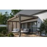 Pergola bioclimatique Solibio - 1 module - remplissage latéral lames persiennes orientables ton bois chêne clair RAL 7006