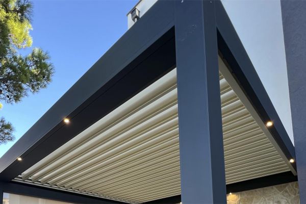 Bioclimatic pergola LED lighting detail by Misteral